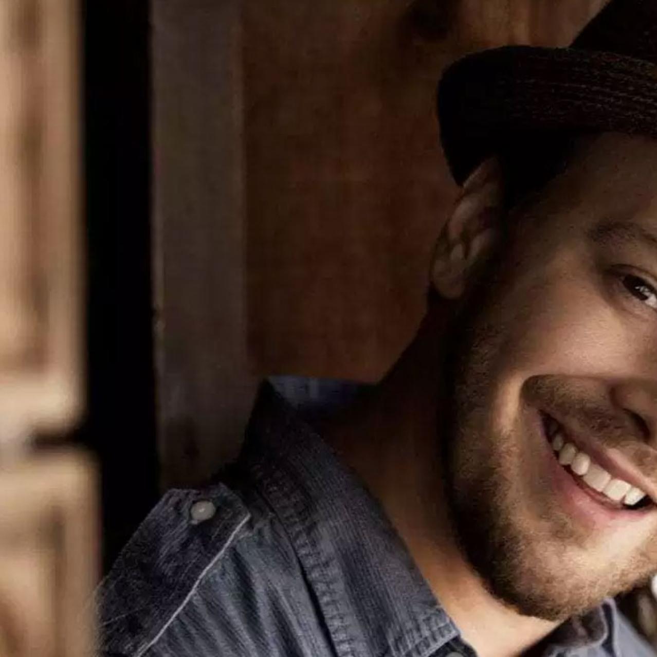 gavin degraw